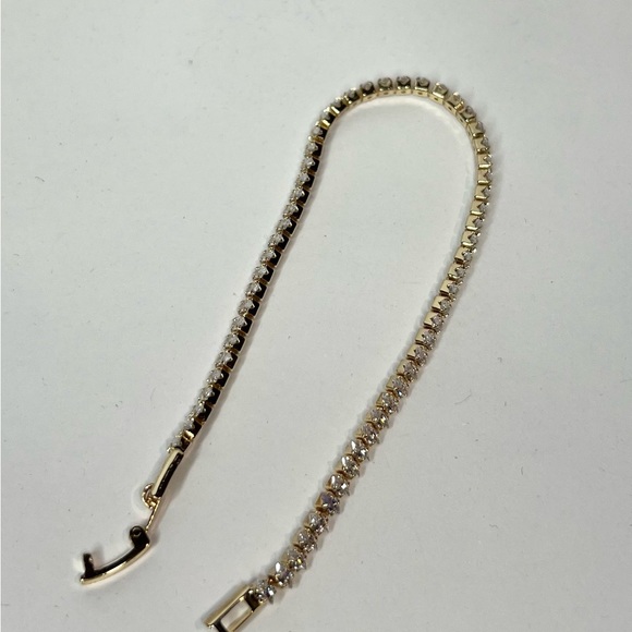 14k gold filled thin Diamond cut tennis bracelet - Picture 4 of 4